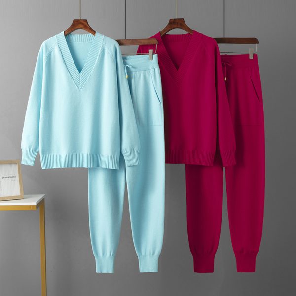 V-neck sweater and pants set