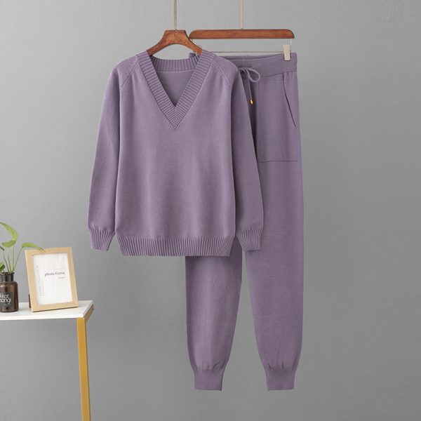 V-neck sweater and pants set