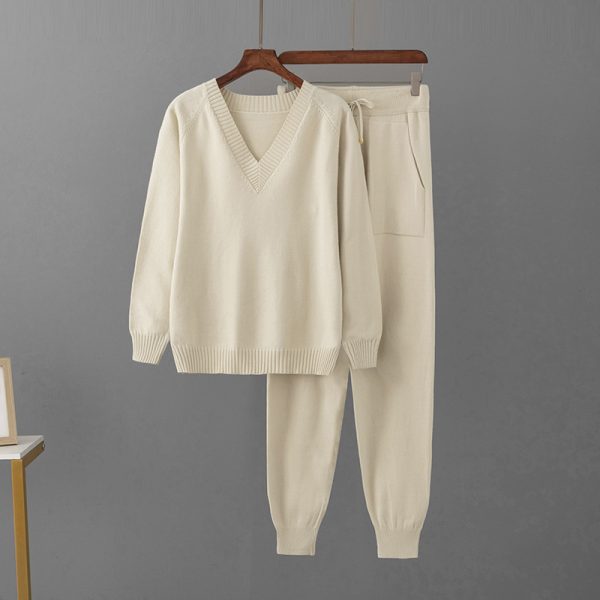 V-neck sweater and pants set
